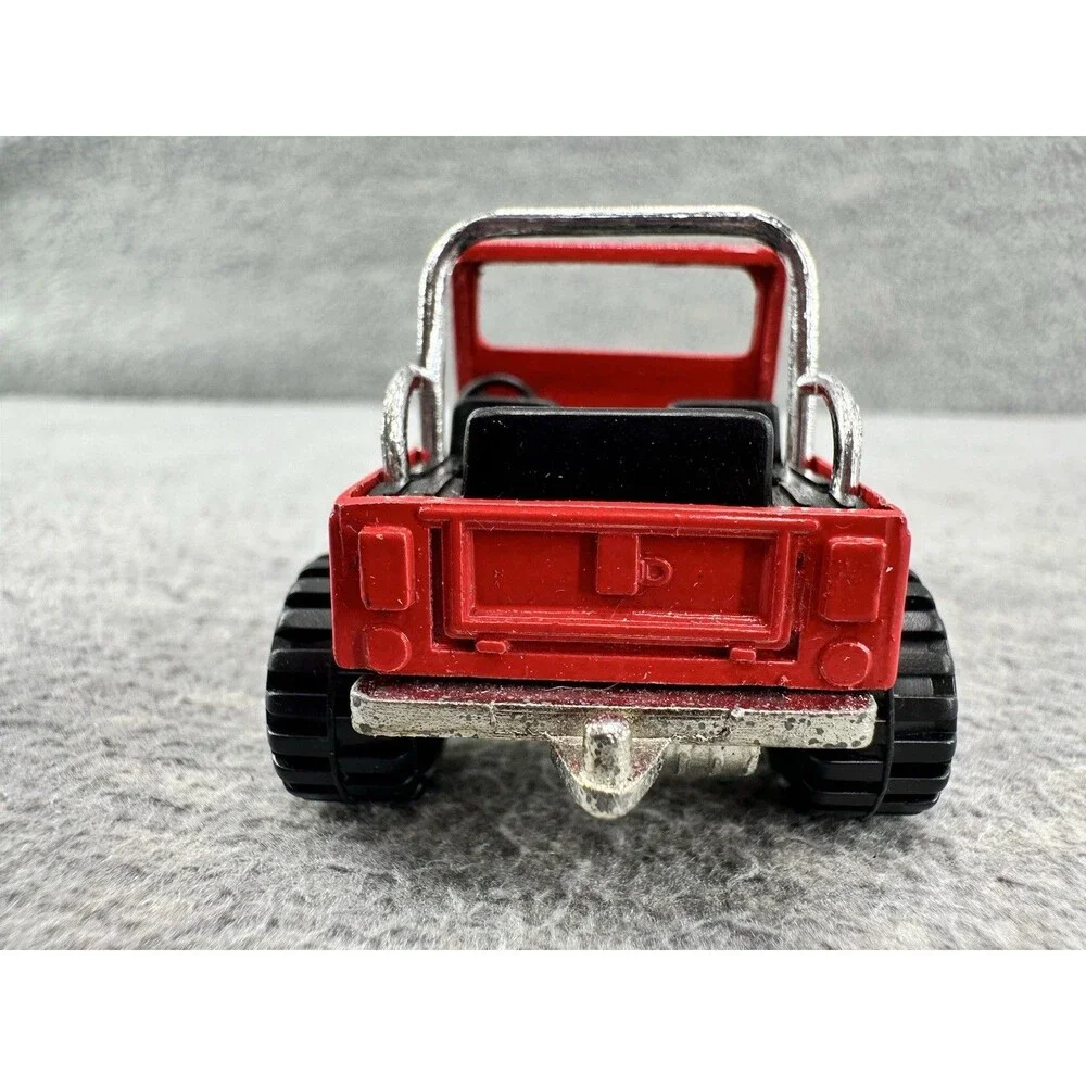 ROAD CHAMPS Vintage Die Cast #24 Coyote Red Jeep T5